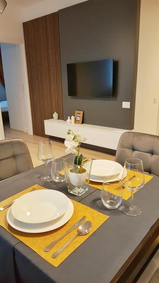 Elias Central Apartment - 2 Bedrooms & Free Parking Oradea Εξωτερικό φωτογραφία