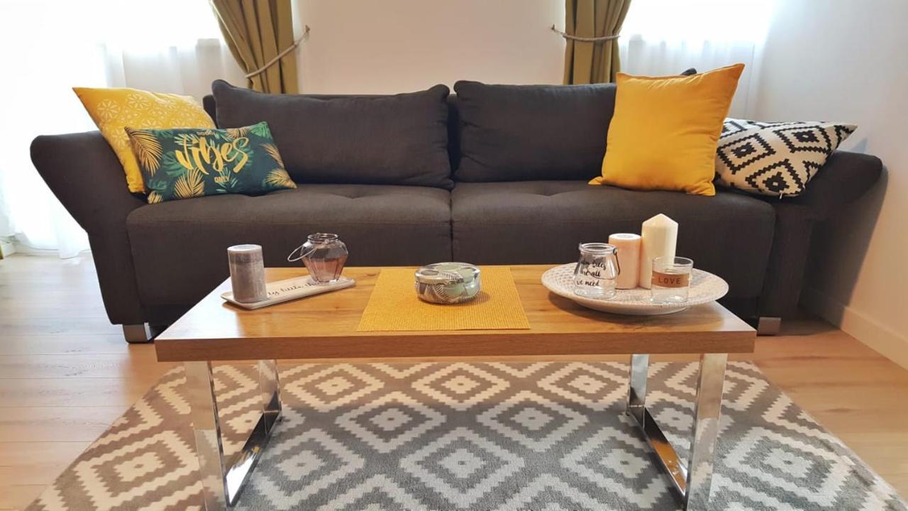 Elias Central Apartment - 2 Bedrooms & Free Parking Oradea Εξωτερικό φωτογραφία