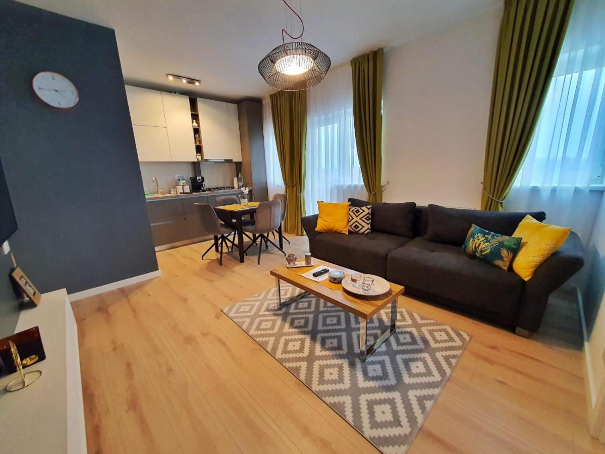 Elias Central Apartment - 2 Bedrooms & Free Parking Oradea Εξωτερικό φωτογραφία